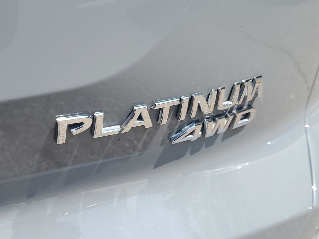 Used 2022 Solid Gray/Super Black Nissan Platinum image 7