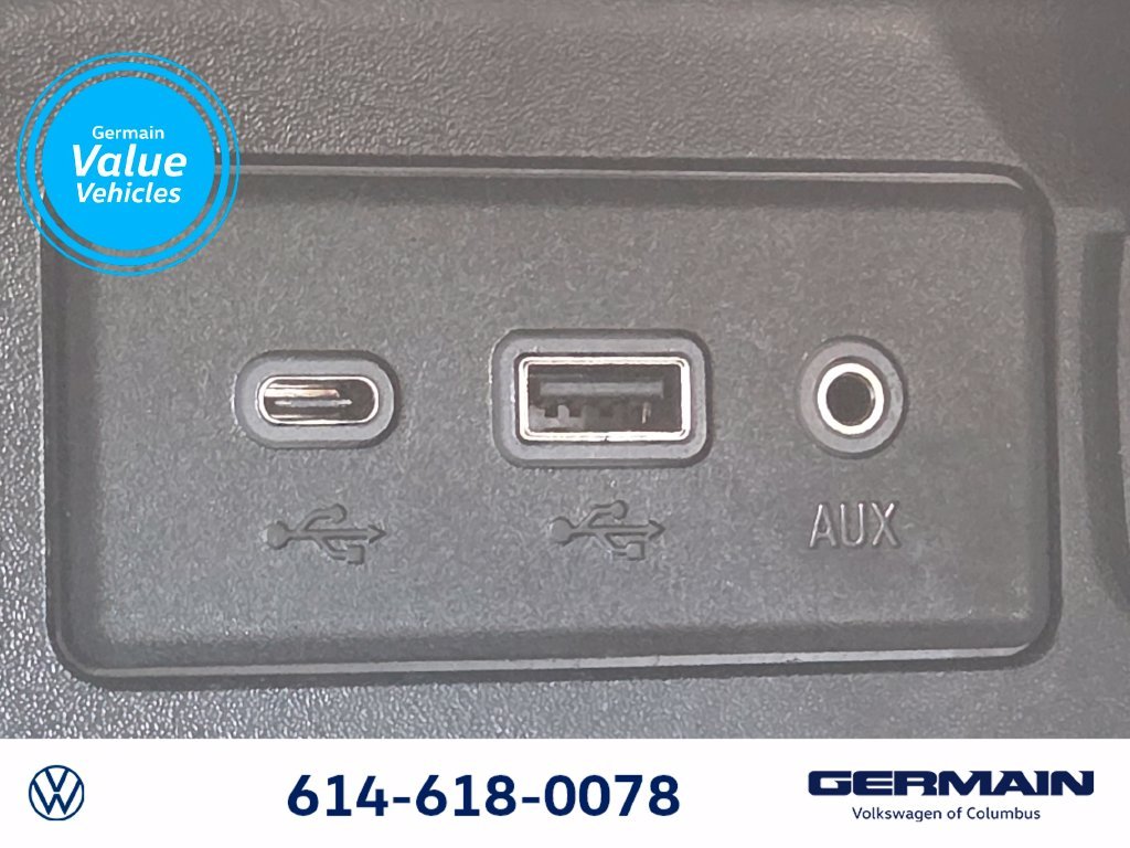 Used 2020 Summit White Chevrolet LT image 28
