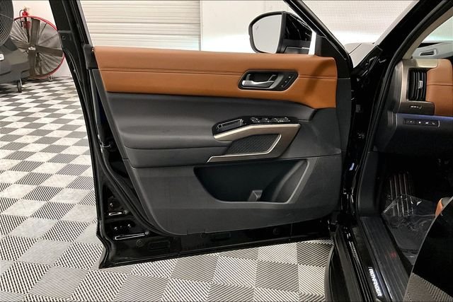 New 2025 Super Black Nissan Platinum image 30