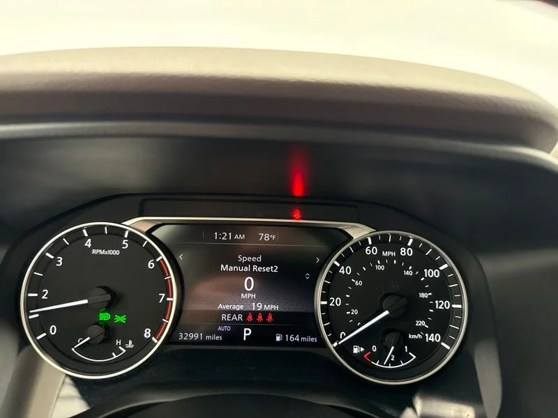 Used 2021 White Nissan SL image 29