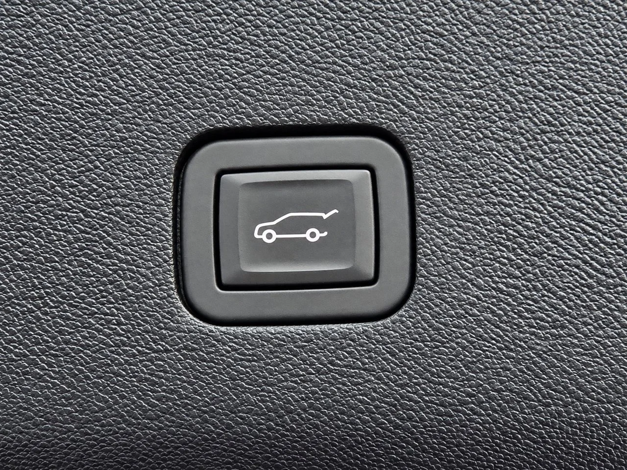 Used 2024 Stellar Black Metallic CADILLAC Premium Luxury image 28