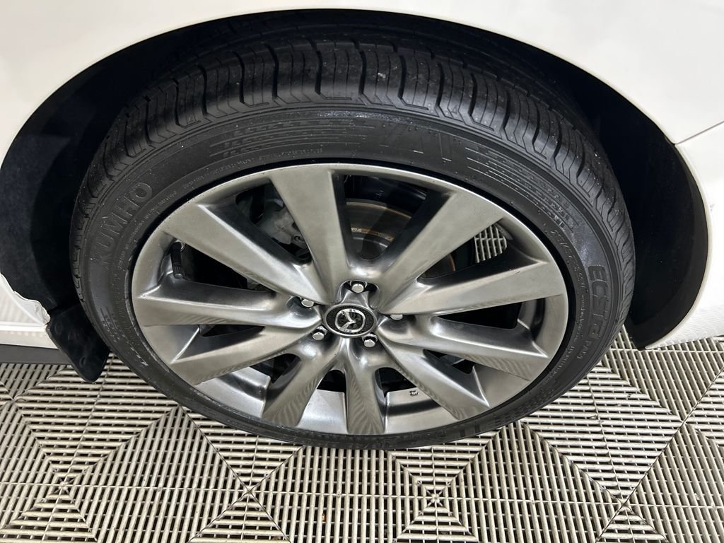 Used 2022 White Mazda Premium image 10