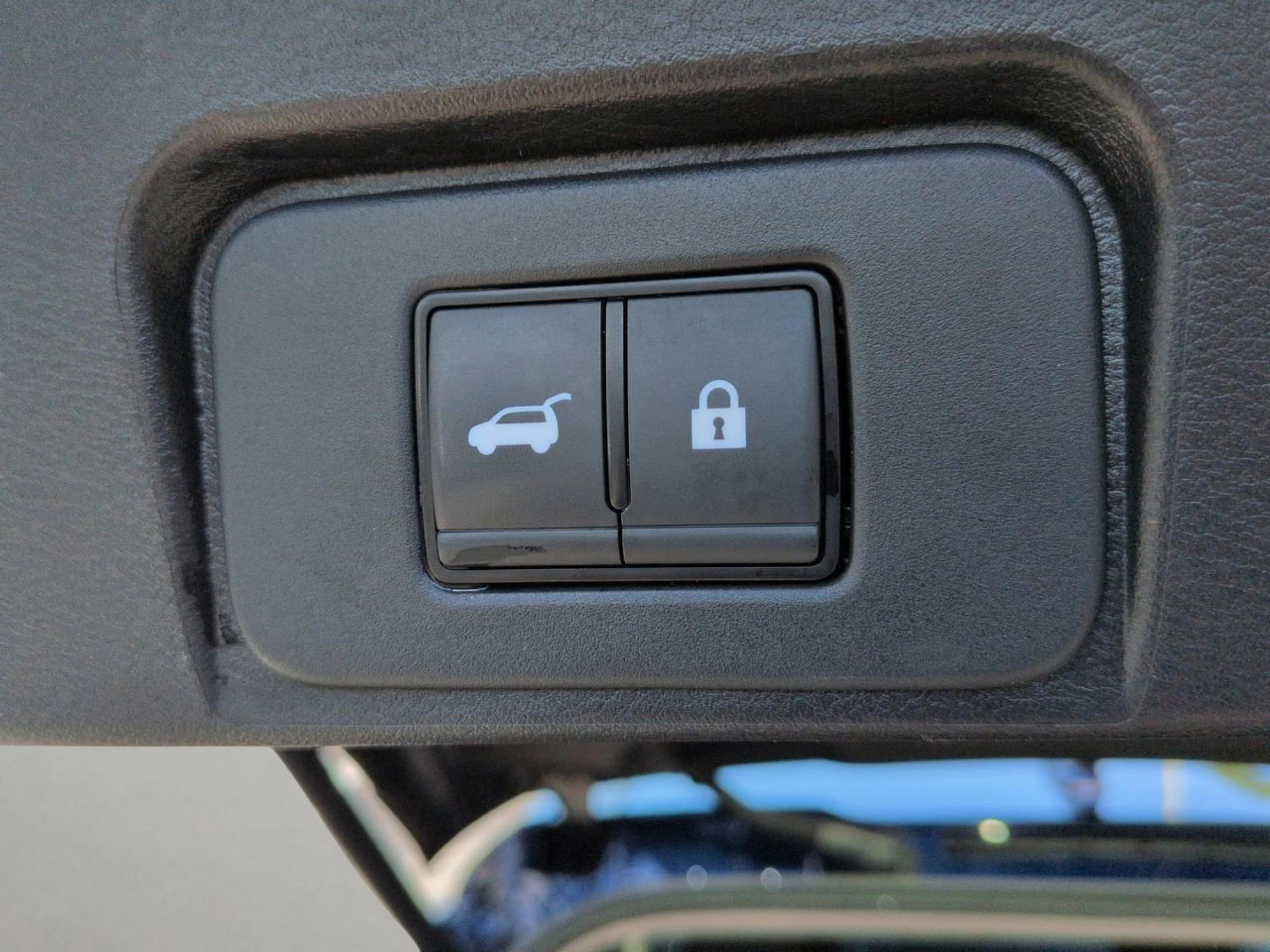 Used 2024 Deep Ocean Blue Pearl Nissan SV image 11