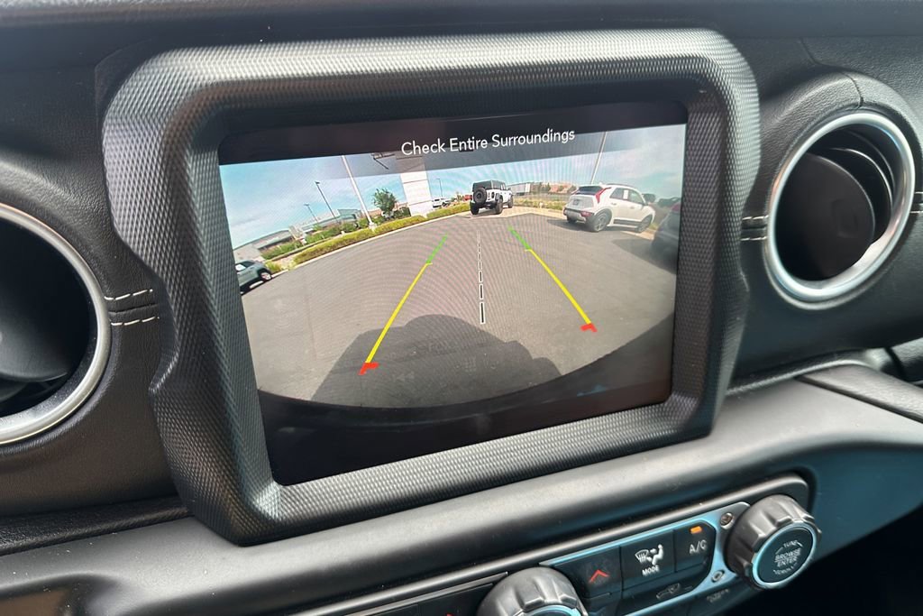 Used 2023 Grey Jeep Sahara image 23