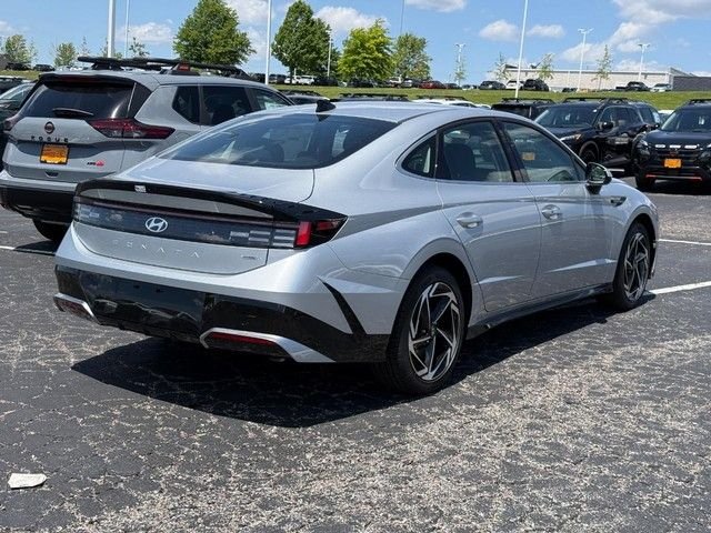 Used 2026 Silver Hyundai SEL Sport image 5