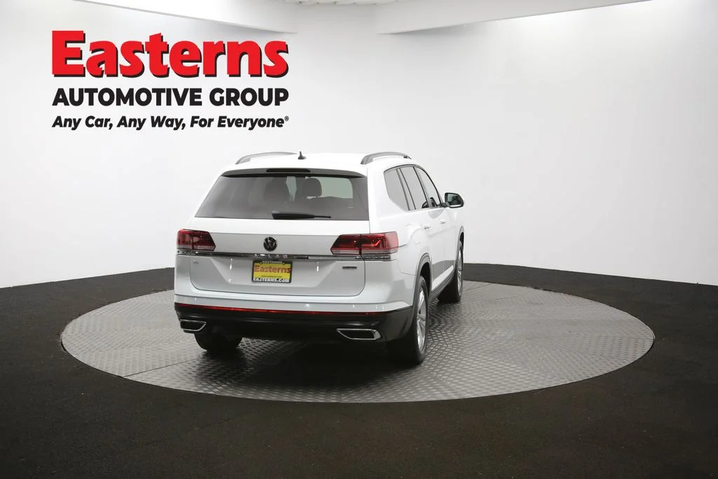 Used 2021 White Volkswagen 2.0T SE w/Technology image 41