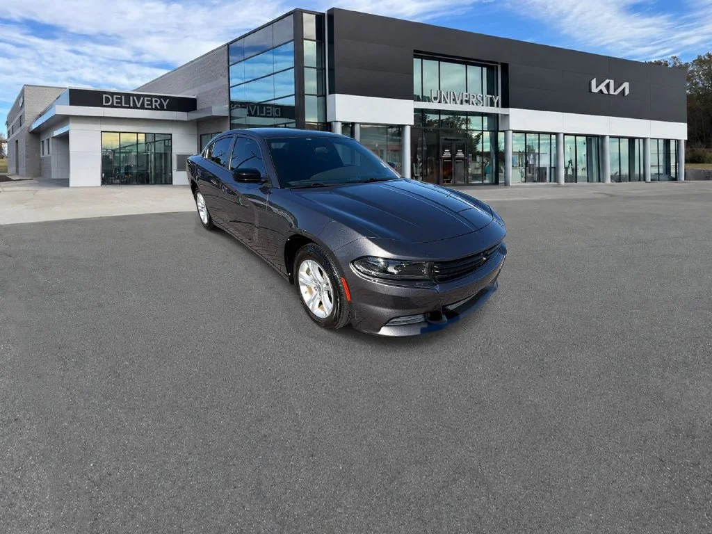 Used 2023 Gray Dodge SXT image 1