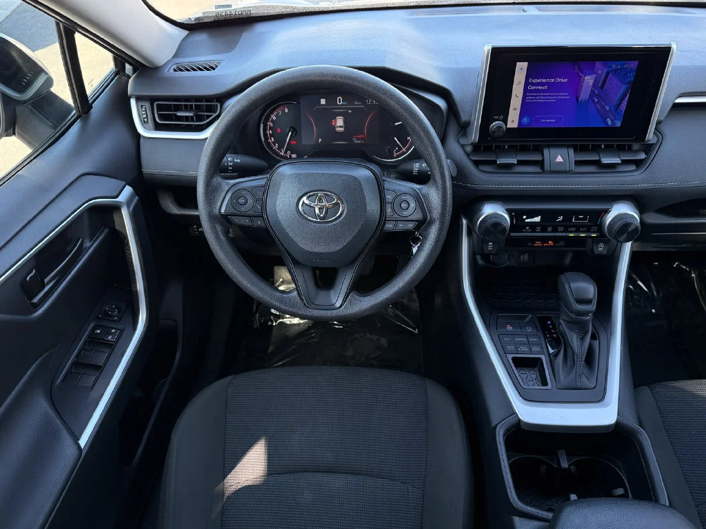 Used 2025  Toyota LE image 20