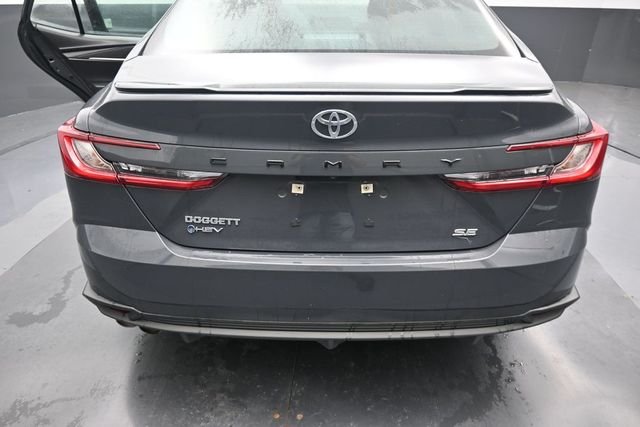Used 2025  Toyota SE image 10