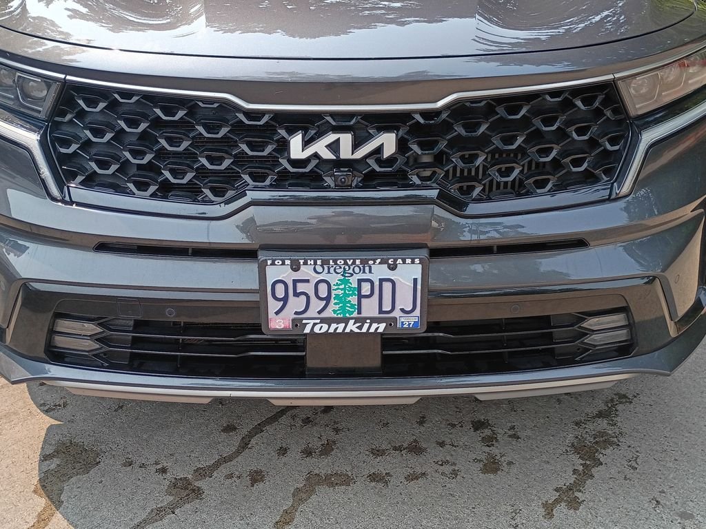 Used 2023 Platinum Graphite Kia SX Prestige image 11