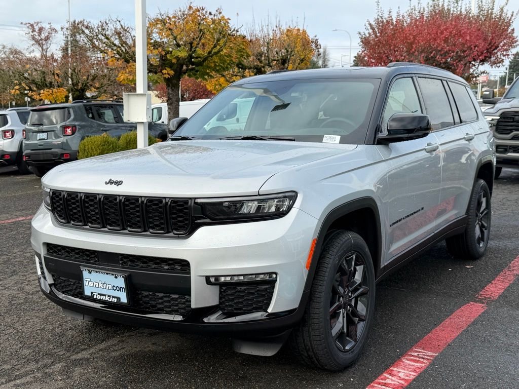 New 2025 Silver Zynith Exterior Paint Jeep Limited image 4