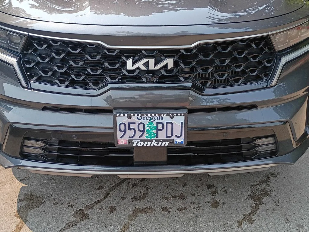 Used 2023 Platinum Graphite Kia SX Prestige image 12