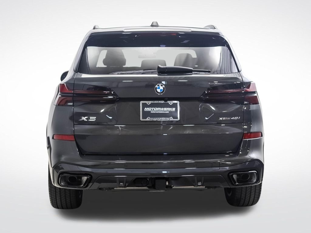 New 2026 Gray Metallic BMW xDrive40i image 4