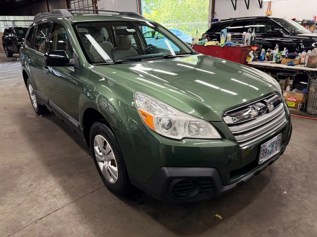 Used 2013 Green Subaru 2.5i image 1