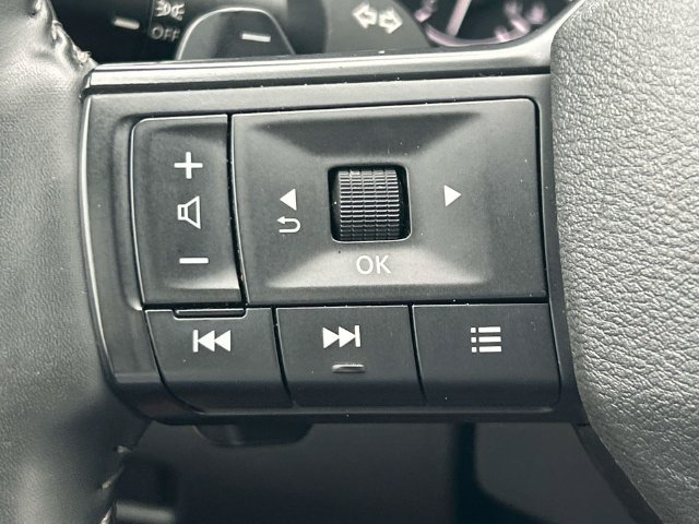 Used 2025 Gray Nissan SV image 29
