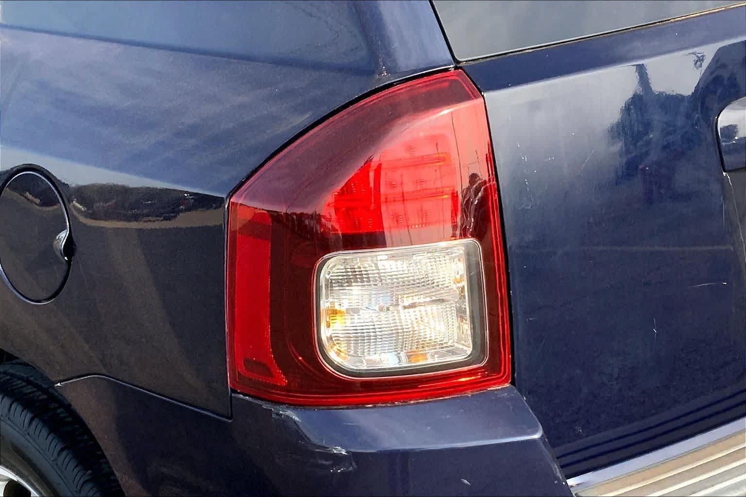 Used 2014 True Blue Pearlcoat Jeep Sport image 29