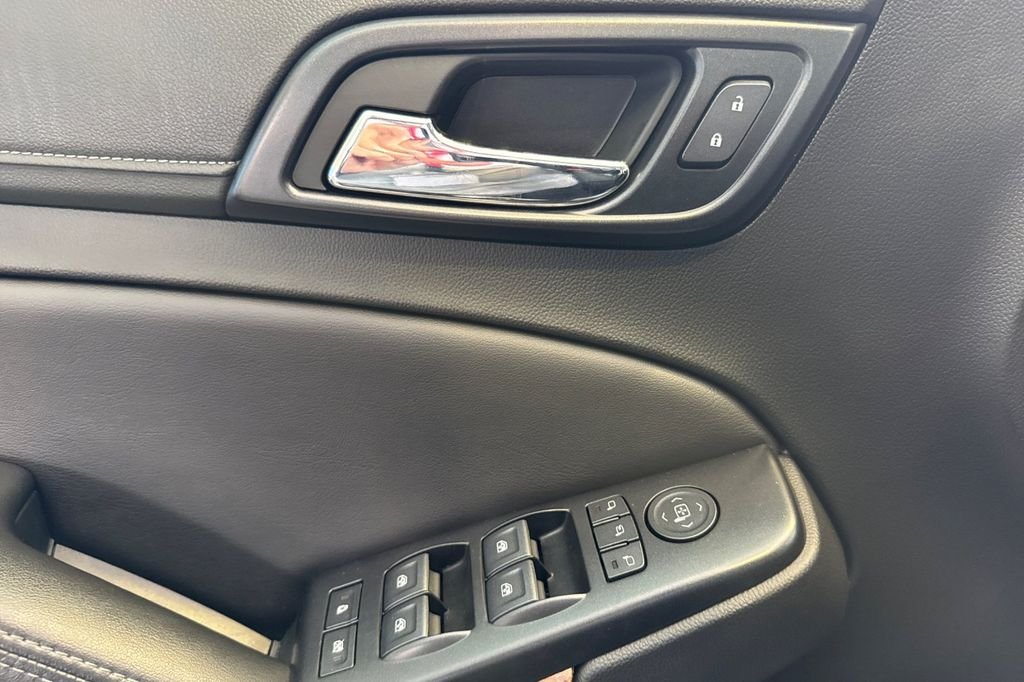 Used 2018 Silver Ice Metallic Chevrolet Premier image 13