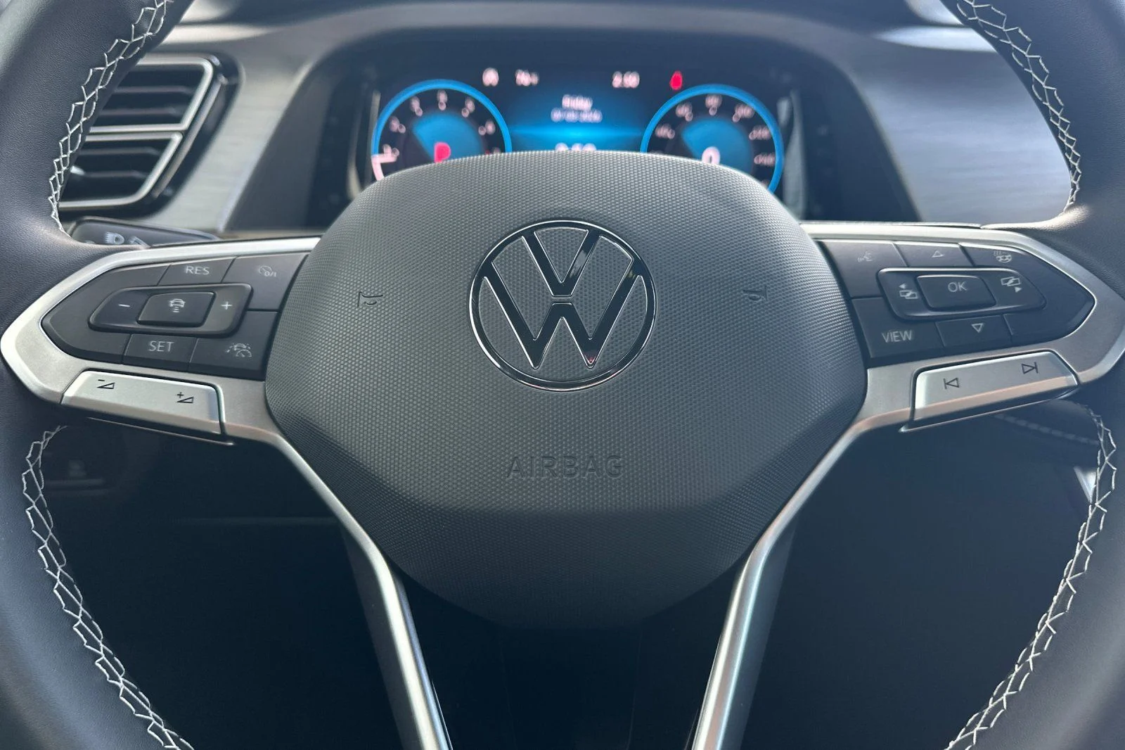 New 2026 Blue Volkswagen SE w/Technology image 21