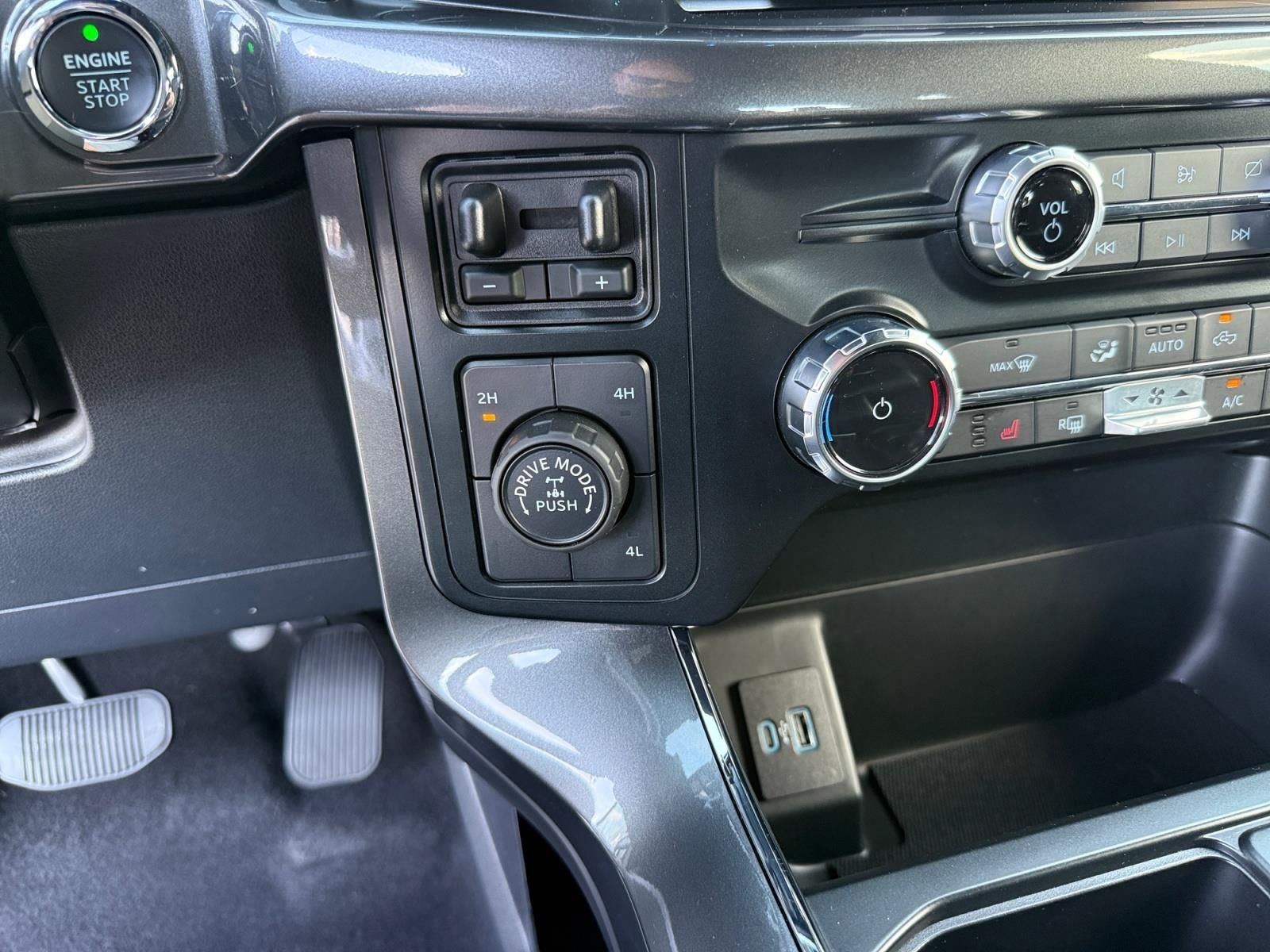 Certified Used 2023 Avalanche Ford XLT image 22