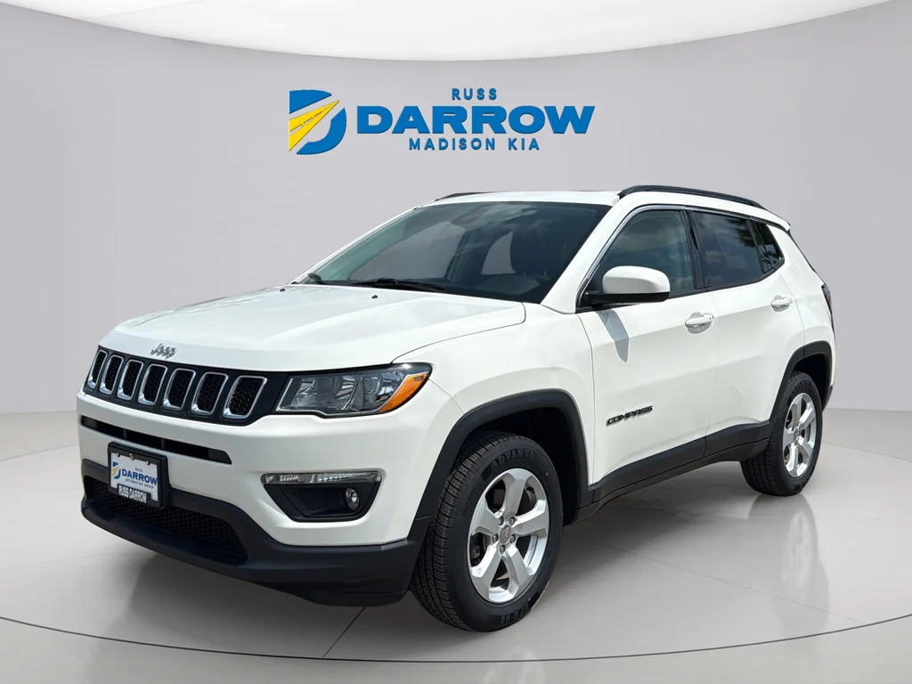 Used 2018 White Clearcoat Jeep Latitude image 1