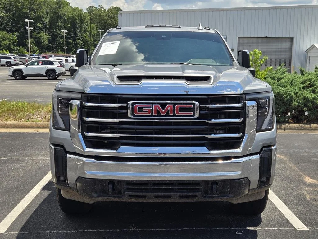 Used 2025 Silver GMC SLT image 2