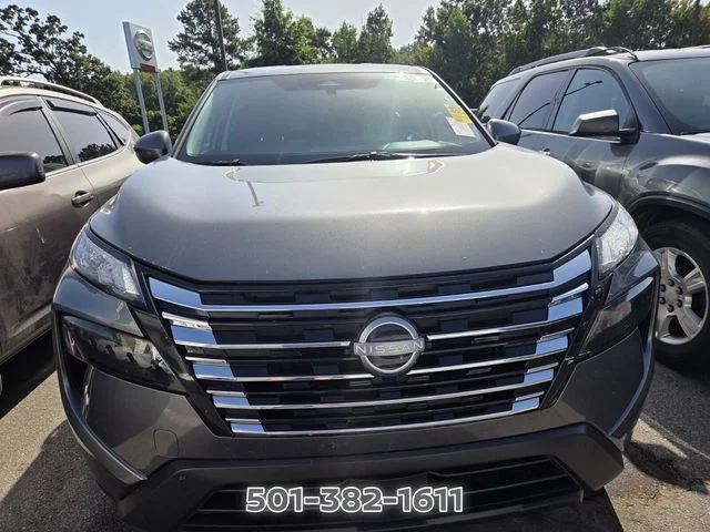Used 2025 Gray Nissan SV image 7