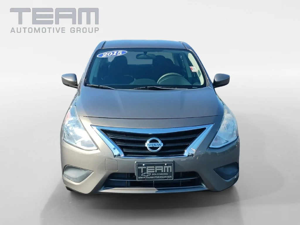 Used 2015 Silver Nissan 1.6 SV image 2