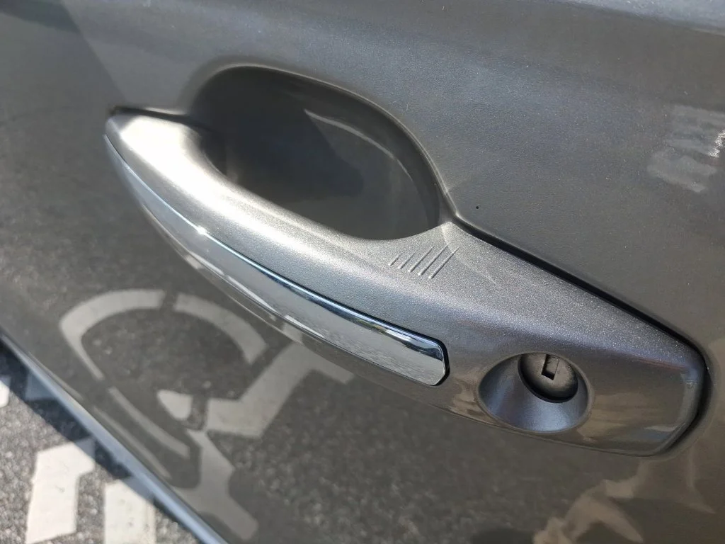 Used 2016  Lincoln Reserve image 20