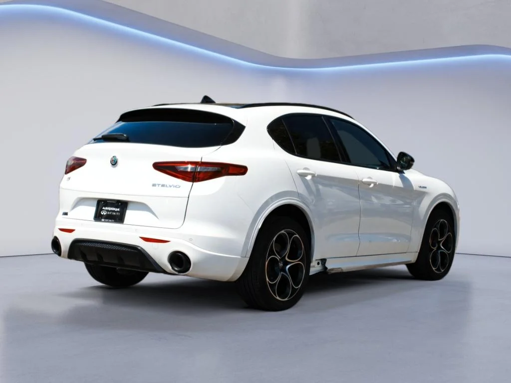 Used 2023 Alfa White Alfa Romeo Veloce image 5