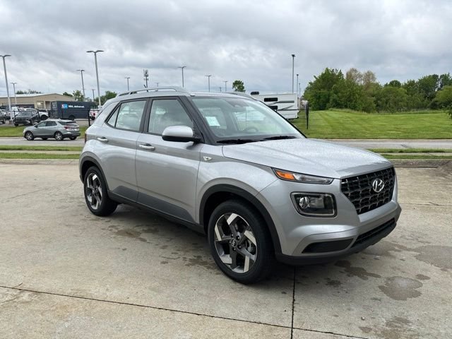 New 2026 Shimmering Silver Hyundai SEL image 33