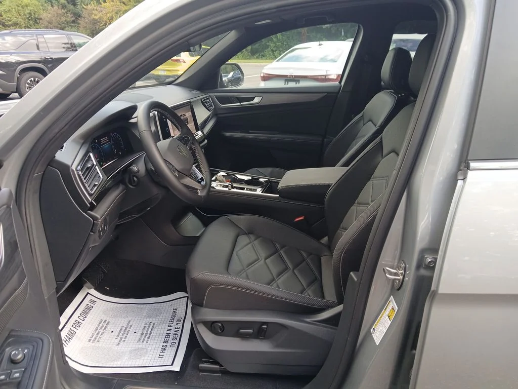 2026 Volkswagen Atlas Cross Sport SE w/Tech - Photo 9