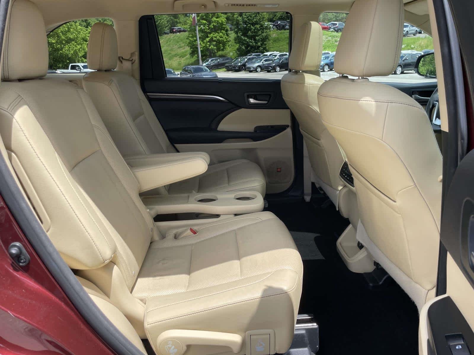 Used 2014 Ooh La La Rouge Mica Toyota Limited image 22