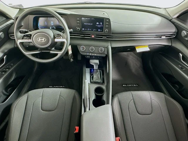 New 2026 Hyundai ELANTRA SE