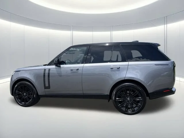 Used 2023 Eiger Gray Metallic Land Rover SE image 2