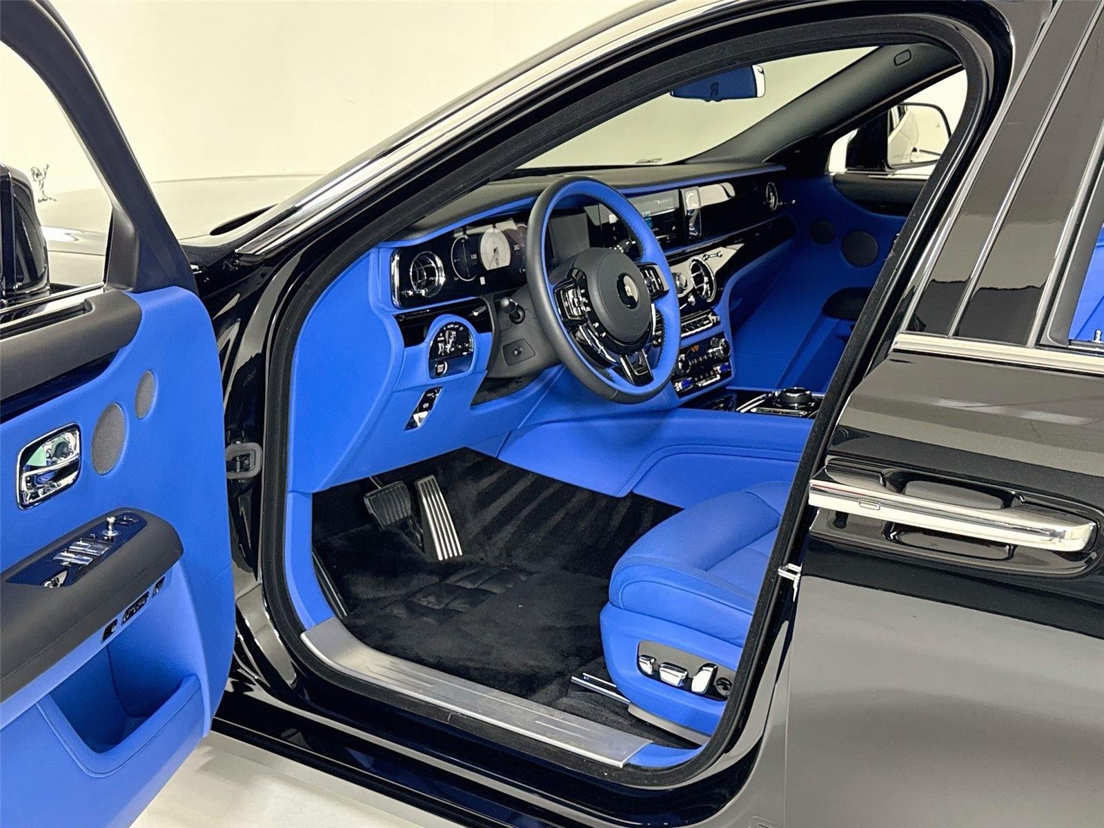 Used 2025 Black Diamond Rolls-Royce Starlight Headliner | 1 Owner & 3k miles! | 24
