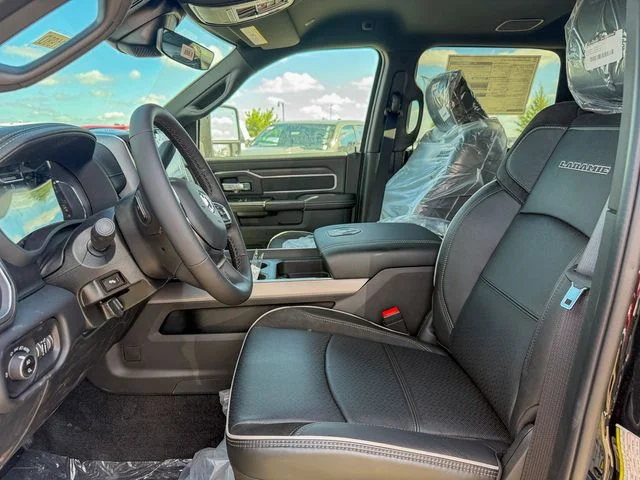 New 2026 Diamond Black Crystal Pearl-Coat Exterior Paint RAM Laramie image 15
