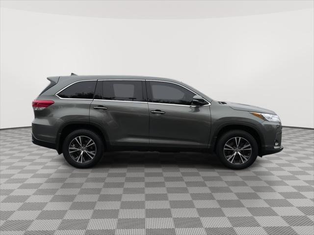 Certified Used 2019 ALUMINA JADE METAL Toyota  image 20