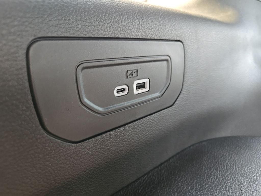 New 2026 Silver Zynith Exterior Paint Jeep  image 97