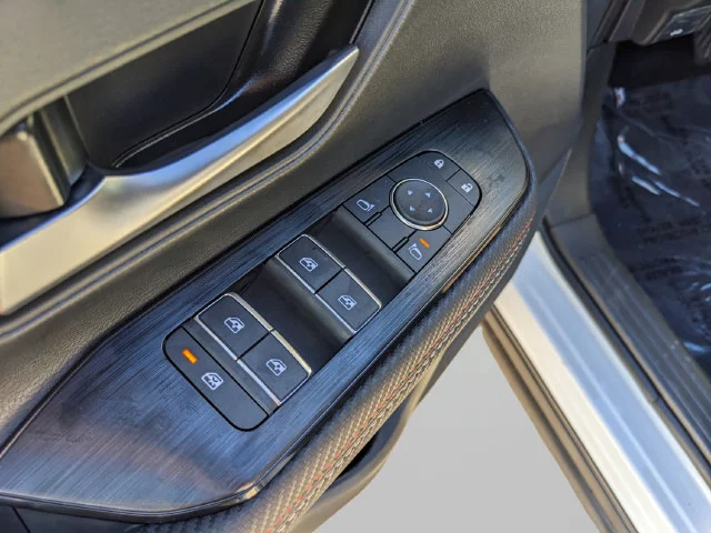 Certified Used 2026 White Nissan SR image 13
