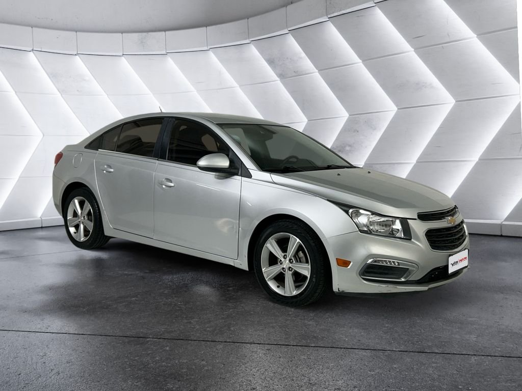 Used 2015 Silver Chevrolet 2LT image 1