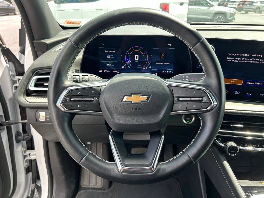 Used 2025 Summit White Chevrolet LT image 21