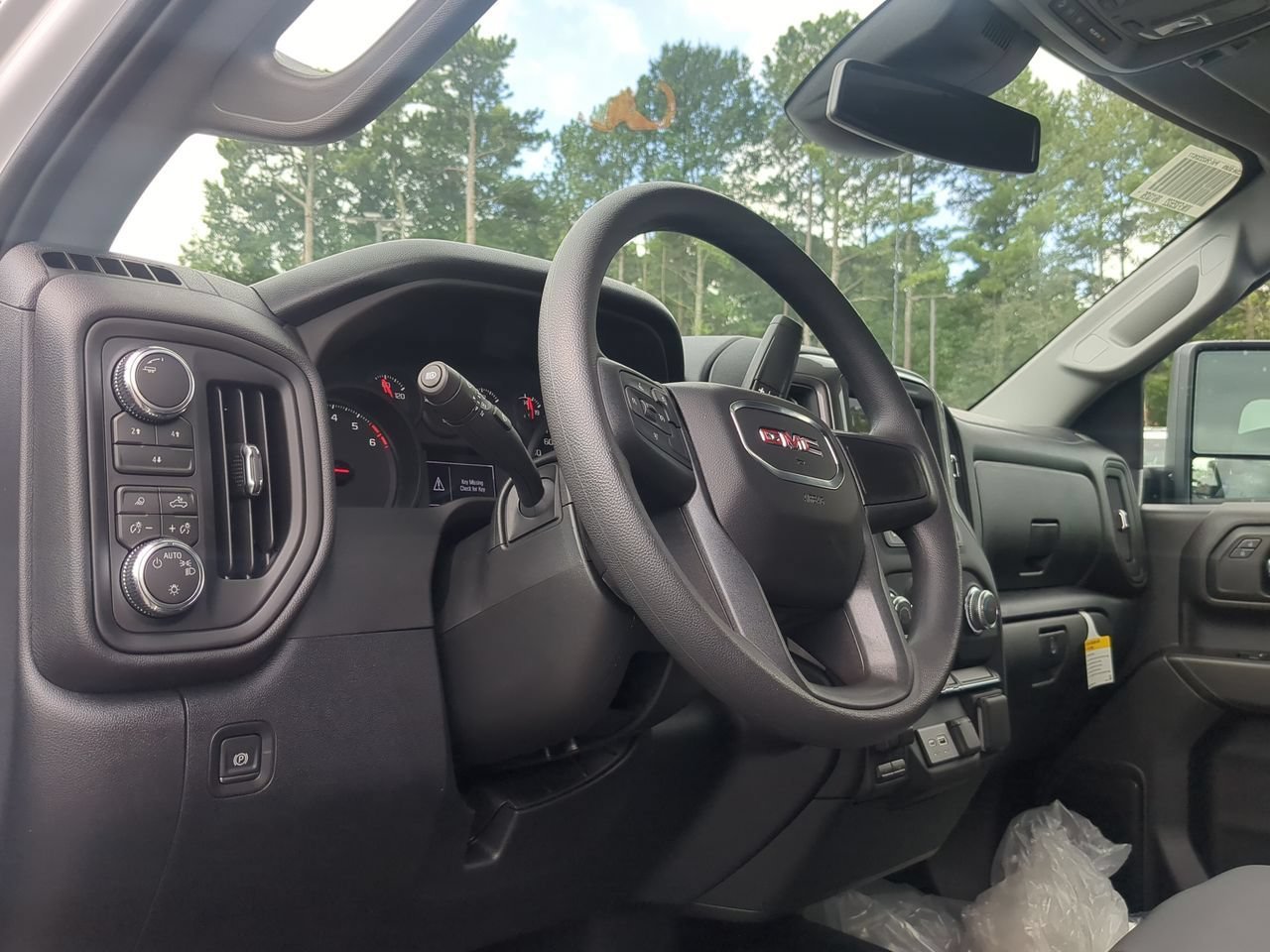 New 2026 Summit White GMC Pro image 10