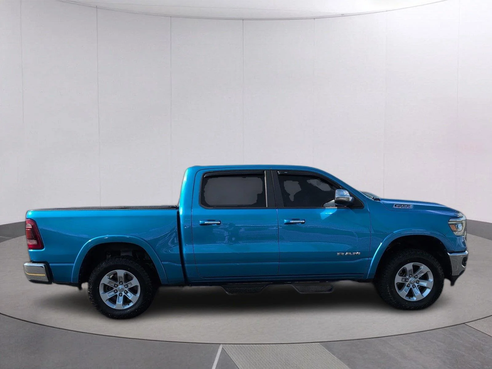 Used 2021 Hydro Blue Pearlcoat Ram Laramie image 6