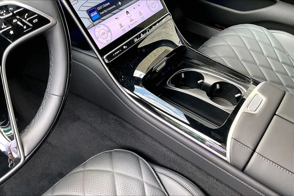 New 2026 White Mercedes-Benz S 500 image 8