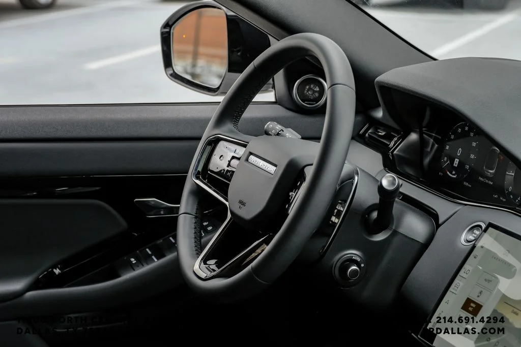 Used 2026 White Land Rover Dynamic image 17