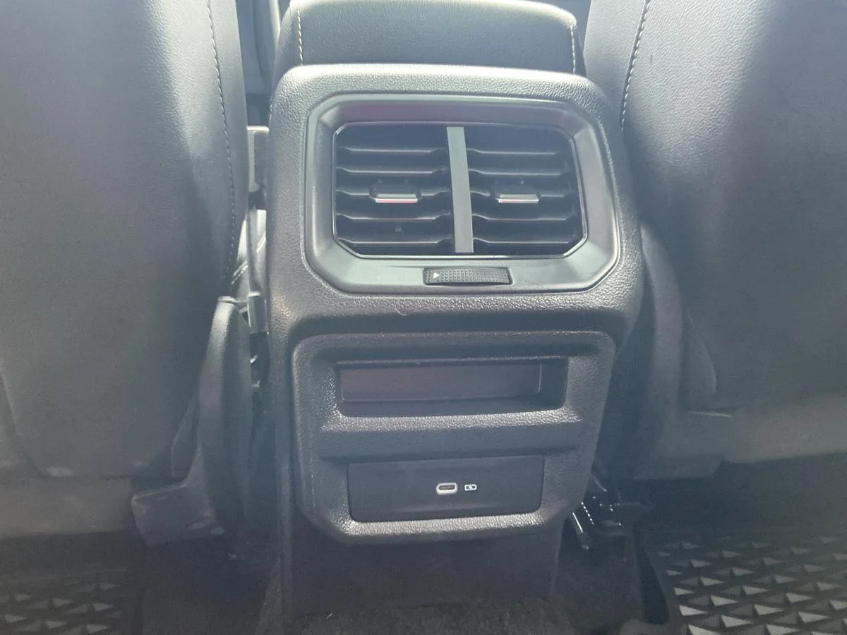 Used 2022 Grey Volkswagen Comfortline image 34