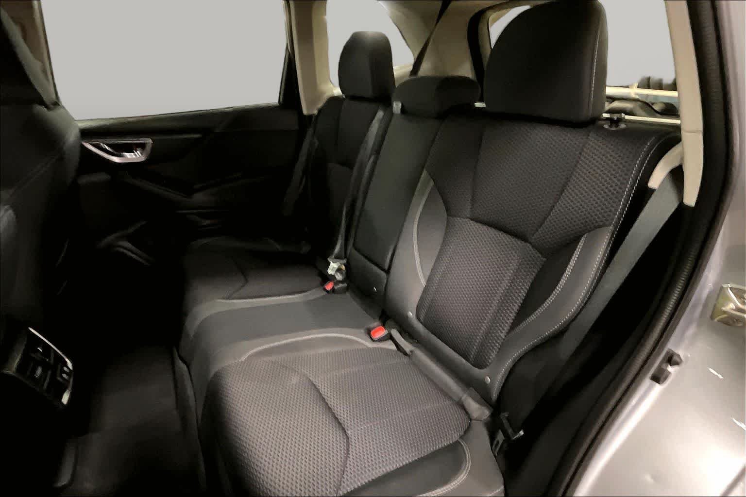 Used 2019 Ice Silver Metallic Subaru Premium image 21