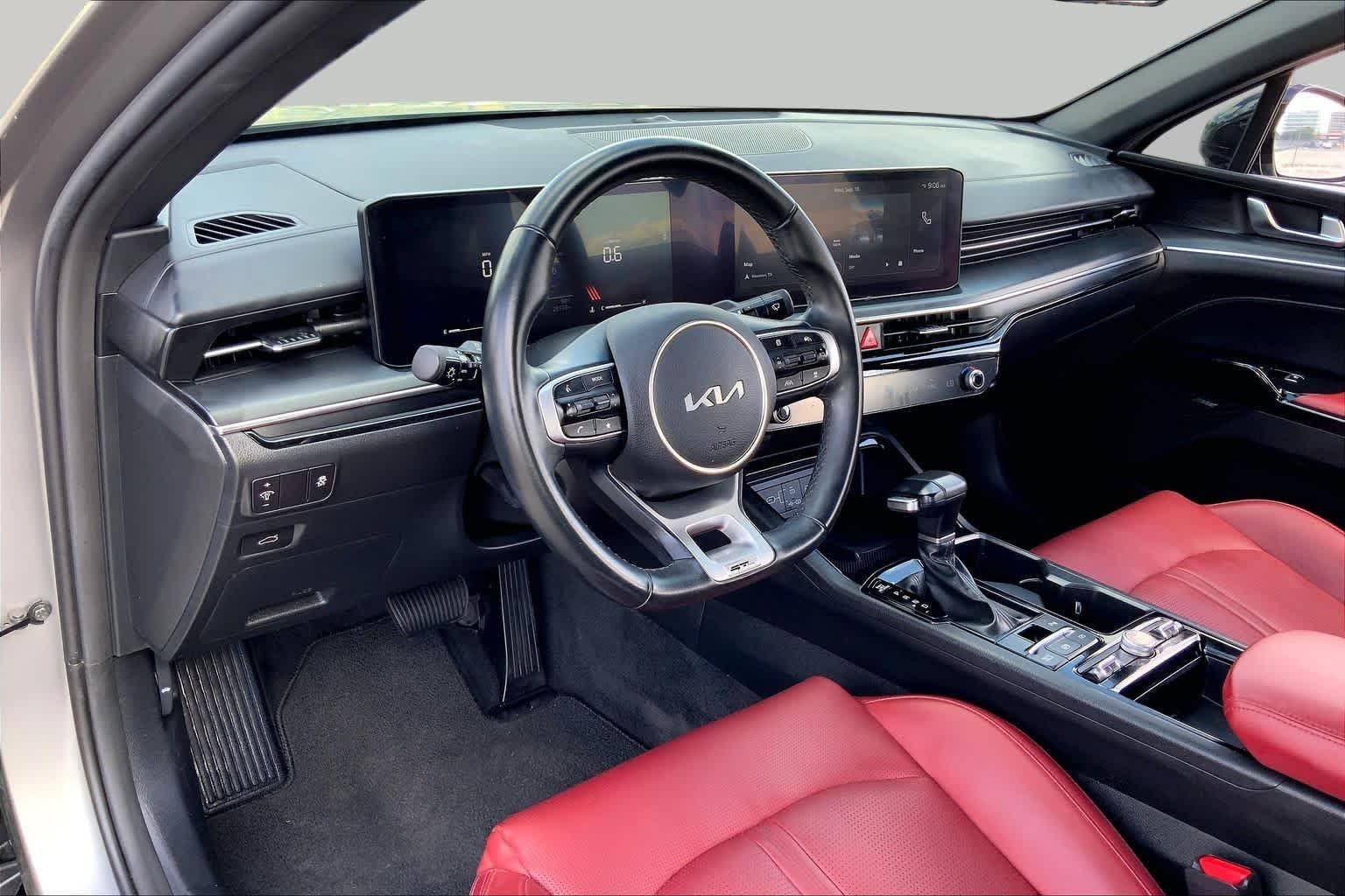 Used 2025 Steel Matte Gray Kia GT-Line image 17
