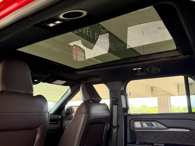 New 2026 Rapid Red Metallic Tinted Clearcoat Ford Platinum image 23