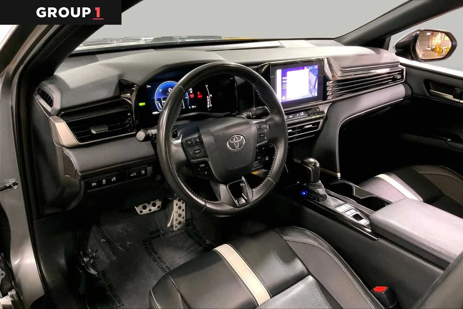 Certified Used 2025 Heavy Metal Toyota SE image 18